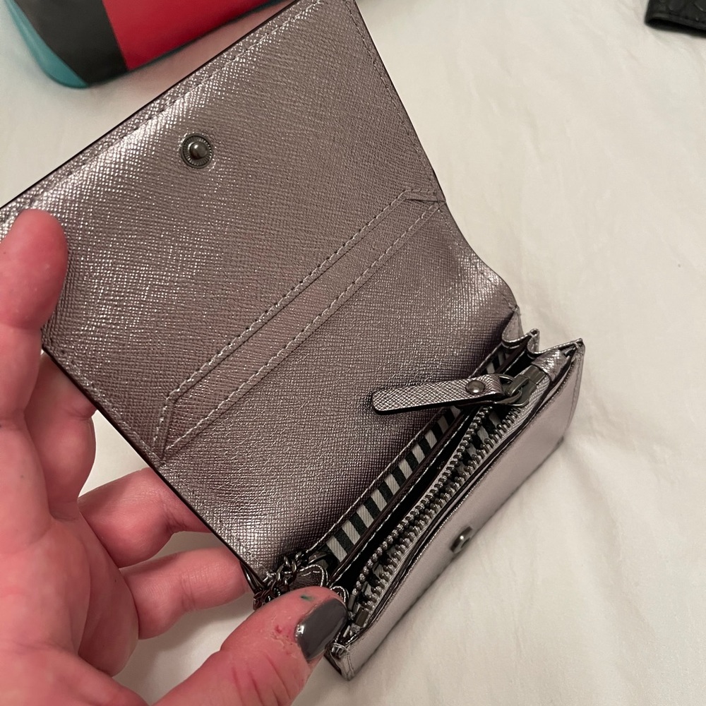 ✨Kate Spade Keychain Wallet✨ - Picture 2 of 2